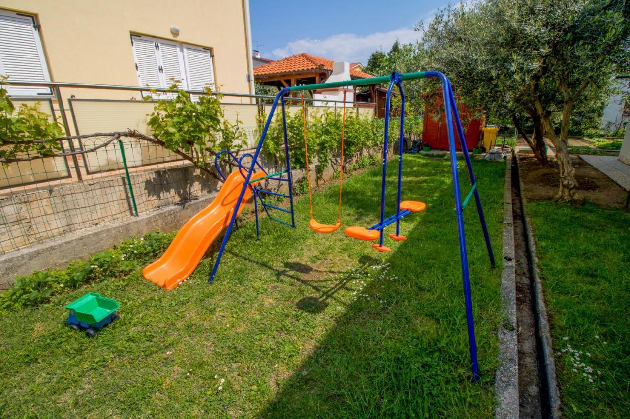 Rooms & Apartment Albina Baska  Bagian luar foto